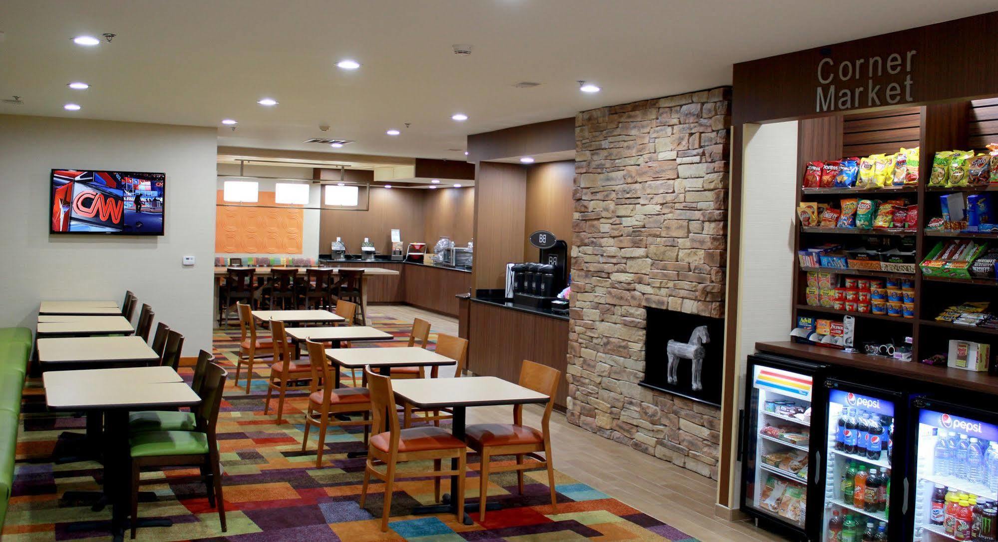 Fairfield & Detroit Hotel 3*