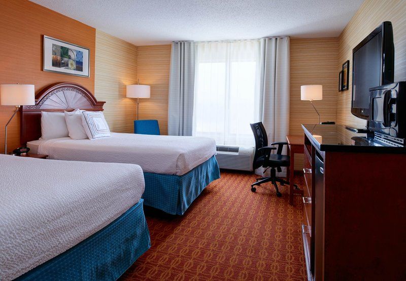 Fairfield & Detroit Hotel 3*